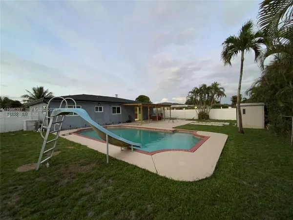 $3,700 | 11128 Median Street, Boca Raton, FL 33428