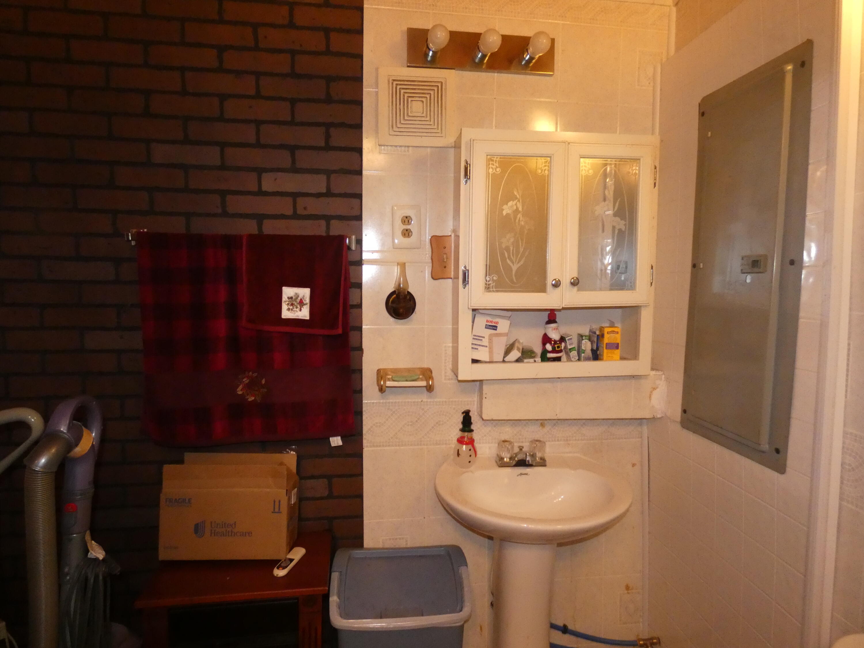 316 Grace Street Glade Spring, VA 24340 - Photo 23 of 59 P1050562