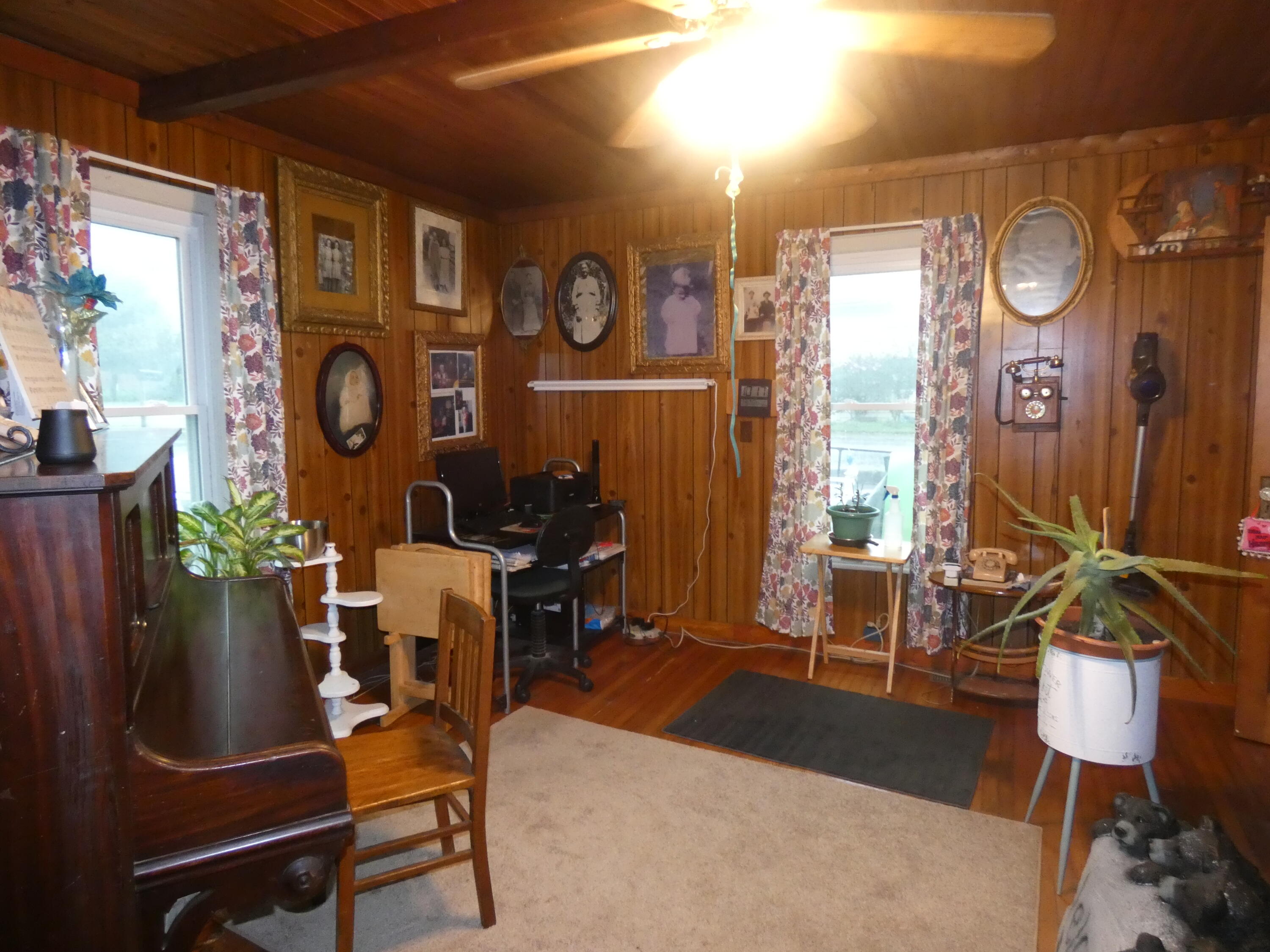 316 Grace Street Glade Spring, VA 24340 - Photo 6 of 59 P1050545
