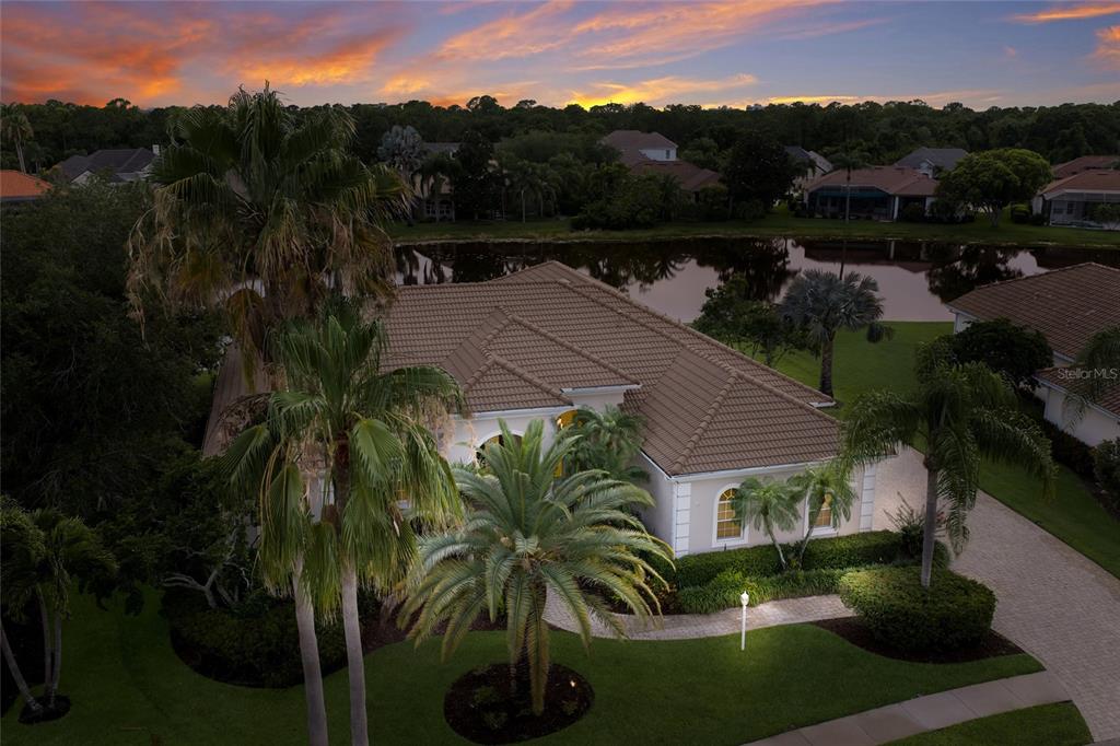 7920 Queensland Way Lakewood Ranch, FL 34202 - Photo 4 of 47