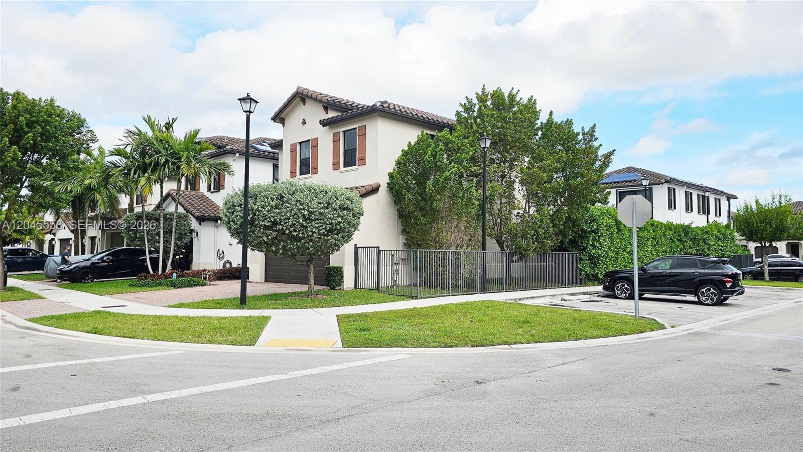 3209 West 98th Place Hialeah, FL 33018 - Photo 32 of 38