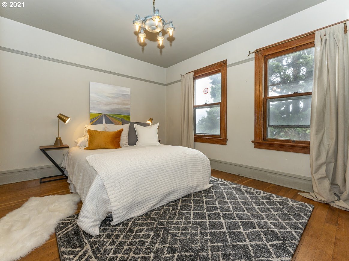 3605 Southwest Condor Avenue Portland, OR 97239 - Photo 19 of 32