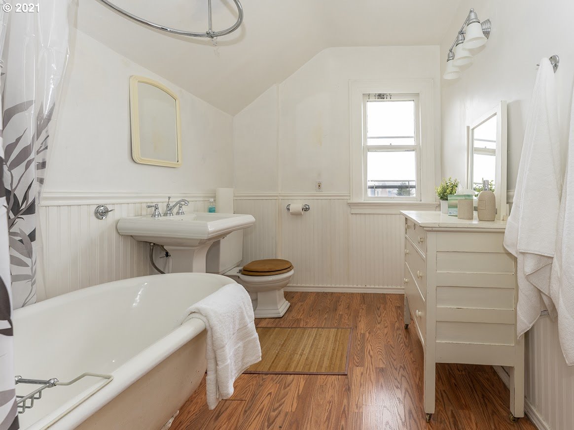 3605 Southwest Condor Avenue Portland, OR 97239 - Photo 22 of 32