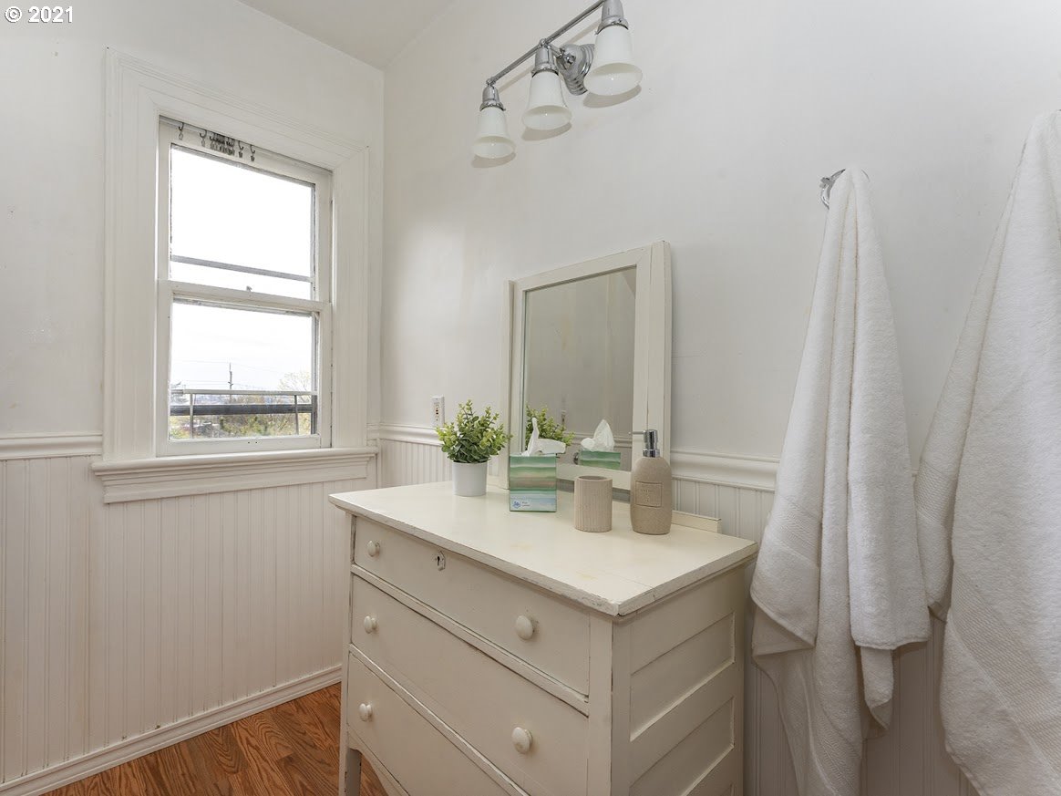 3605 Southwest Condor Avenue Portland, OR 97239 - Photo 24 of 32