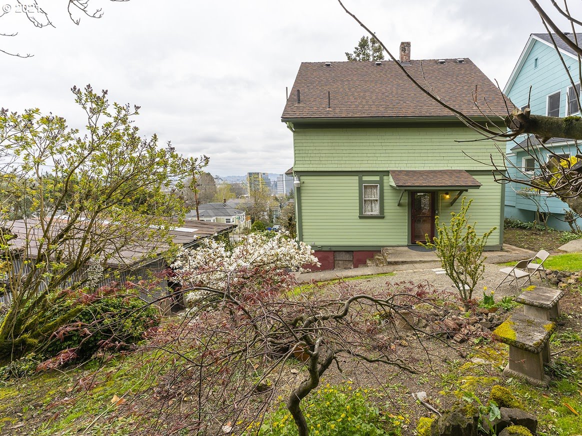 3605 Southwest Condor Avenue Portland, OR 97239 - Photo 29 of 32