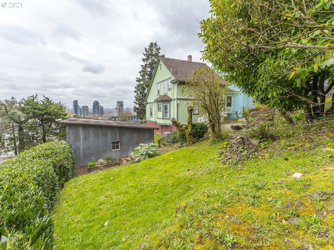 3605 Southwest Condor Avenue Portland, OR 97239 - Photo 30 of 32