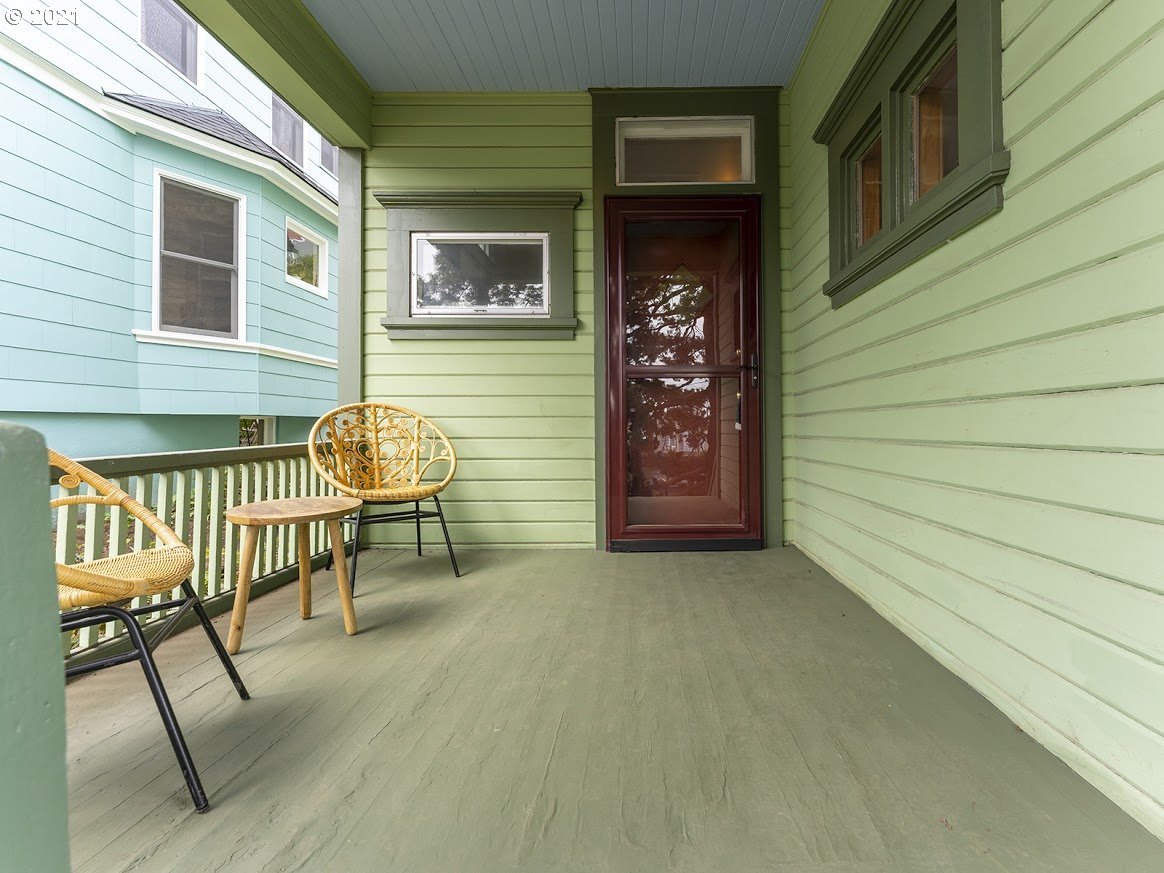 3605 Southwest Condor Avenue Portland, OR 97239 - Photo 5 of 32