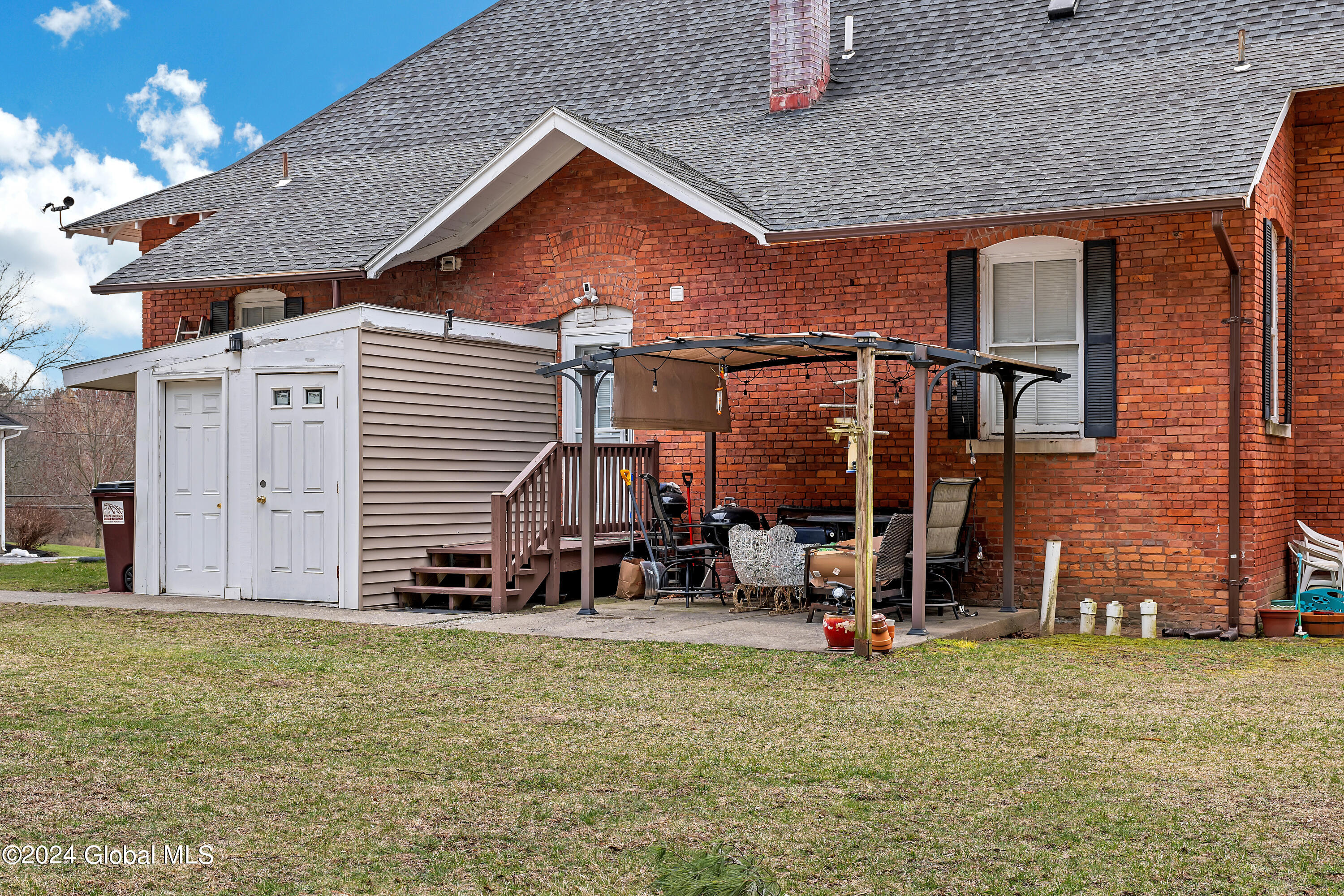 289 Consaul Road Colonie, NY 12205 - Photo 8 of 32 P1074846