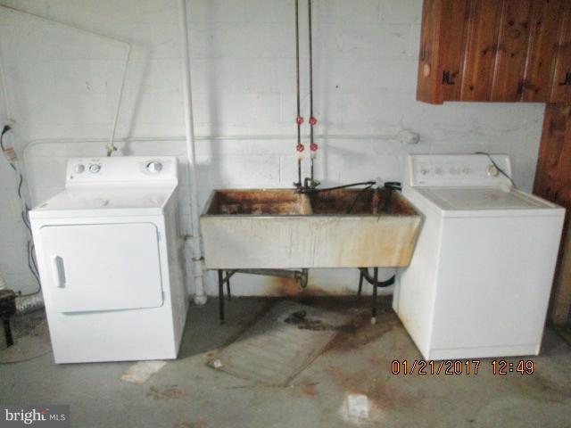 4416 Eldone Road Baltimore, MD 21229 - Photo 20 of 21 a utility room with dryer and washer