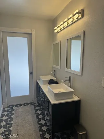 $2,400 | 2505 Laurie Drive, Unit A, Las Vegas, NV 89102