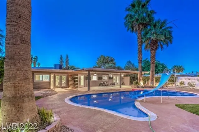 $2,400 | 2505 Laurie Drive, Unit A, Las Vegas, NV 89102