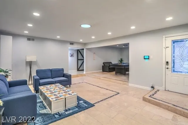 $2,400 | 2505 Laurie Drive, Unit A, Las Vegas, NV 89102