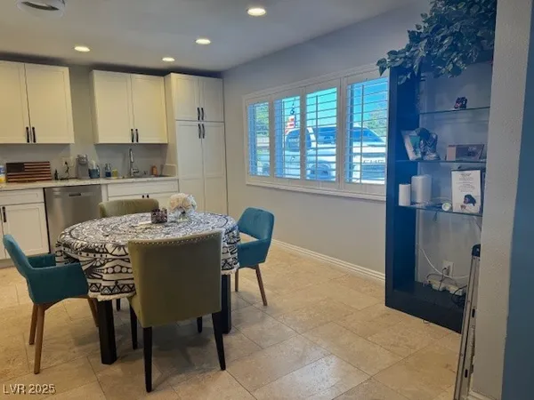 $2,400 | 2505 Laurie Drive, Unit A, Las Vegas, NV 89102