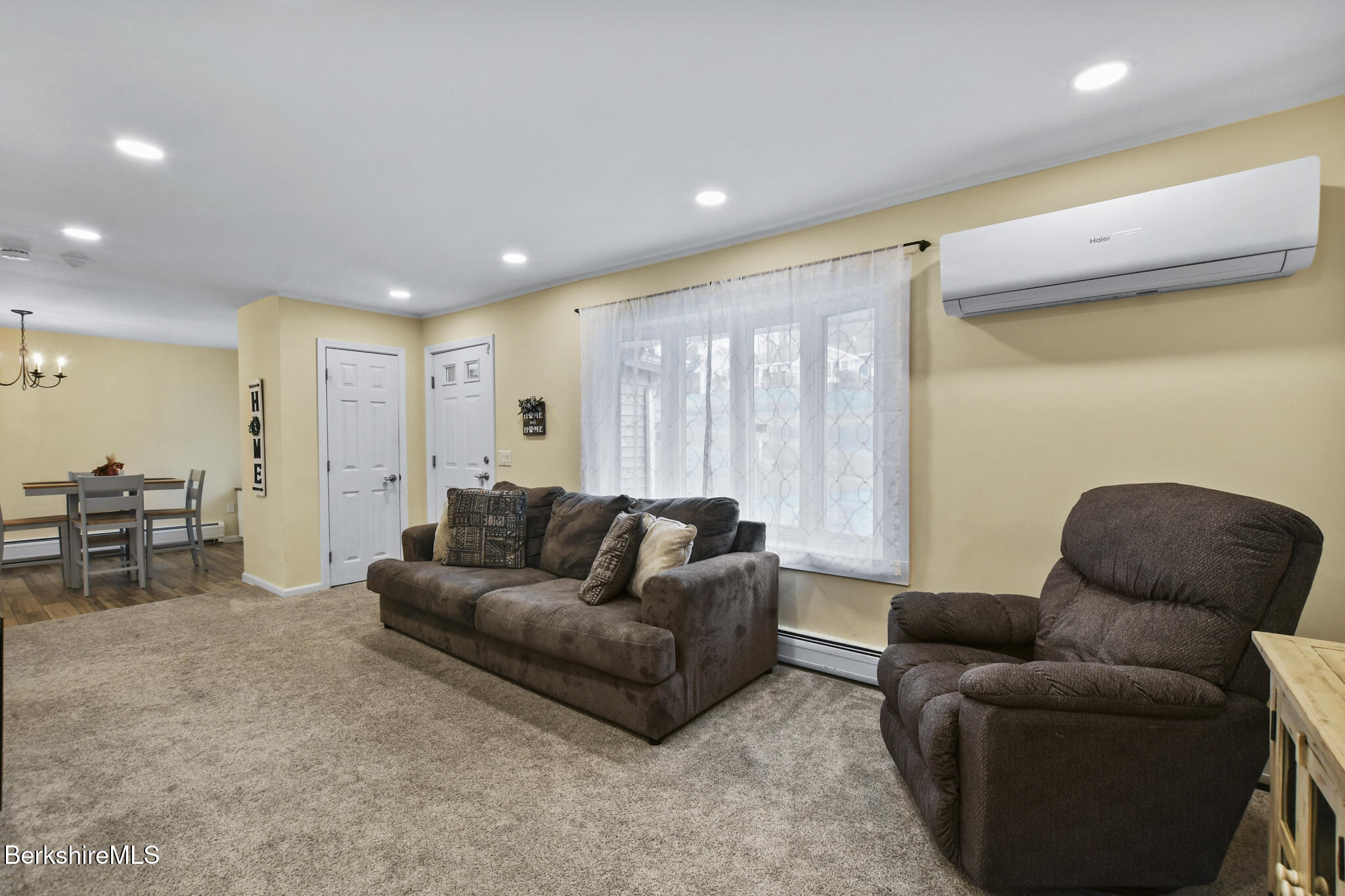 20 Westview Road Lanesborough, MA 01237 - Photo 15 of 42 Living Room