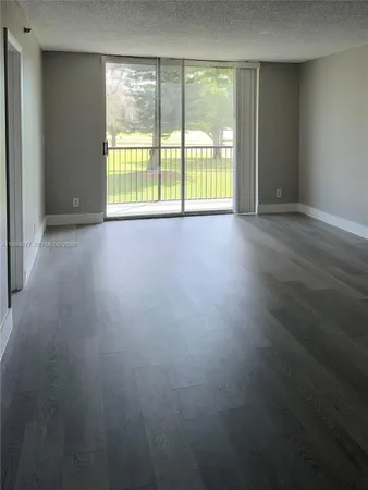 $2,100 | 3150 West Rolling Hills Circle, Unit 209, Davie, FL 33328