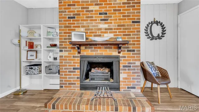 $197,000 | 2042 Farflung Drive, Florissant, MO 63031