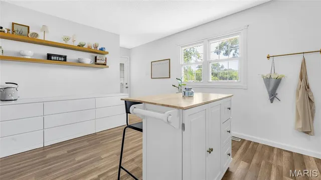 $197,000 | 2042 Farflung Drive, Florissant, MO 63031