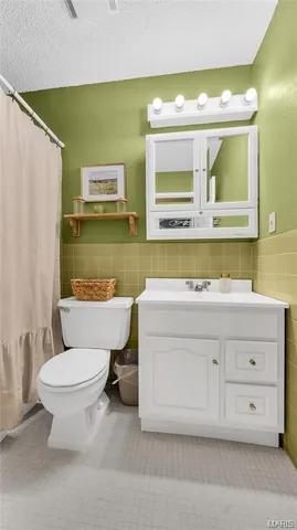 $197,000 | 2042 Farflung Drive, Florissant, MO 63031