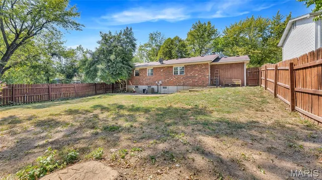 $197,000 | 2042 Farflung Drive, Florissant, MO 63031