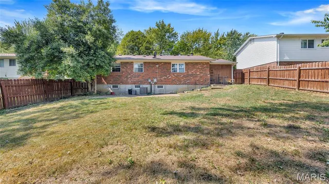 $197,000 | 2042 Farflung Drive, Florissant, MO 63031