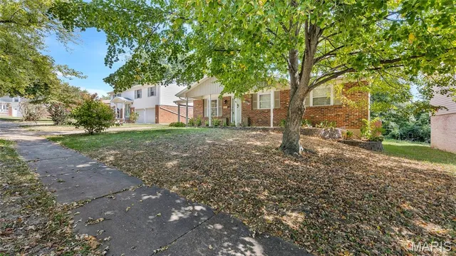 $197,000 | 2042 Farflung Drive, Florissant, MO 63031