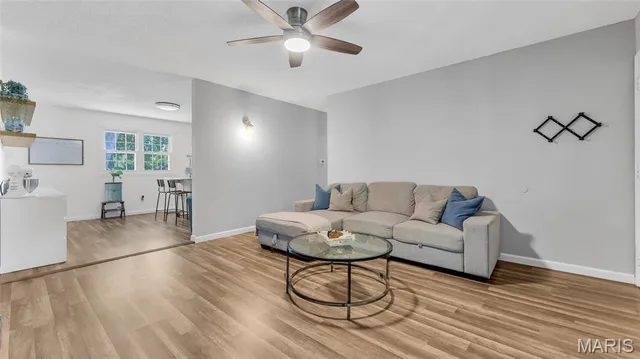 $197,000 | 2042 Farflung Drive, Florissant, MO 63031