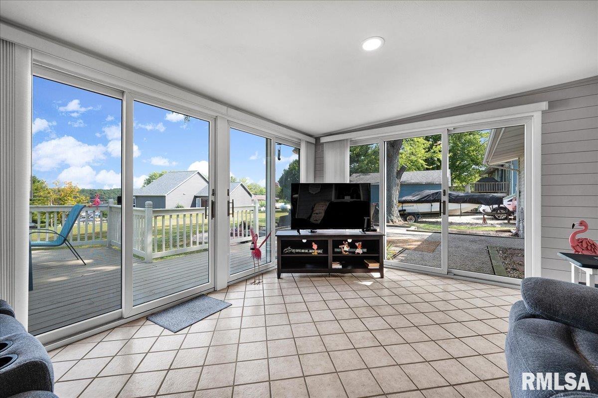 1065 Lakeview Road South Dahinda, IL 61428 - Photo 16 of 67