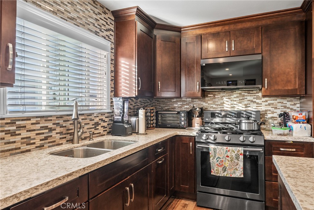 1855 Riverside Ontario, CA 91761 - Photo 10 of 34