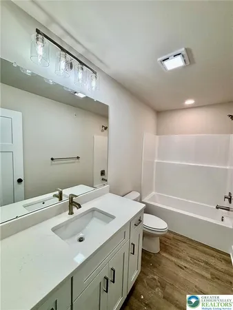 $2,500 | 1411 Greenview Drive, Unit 20, Bethlehem, PA 18018