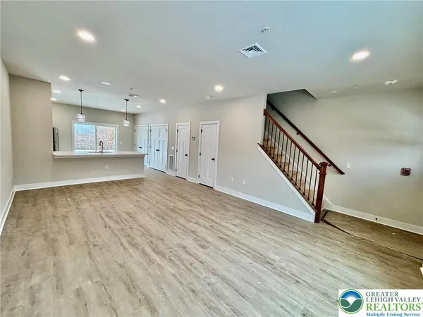 $2,500 | 1411 Greenview Drive, Unit 20, Bethlehem, PA 18018