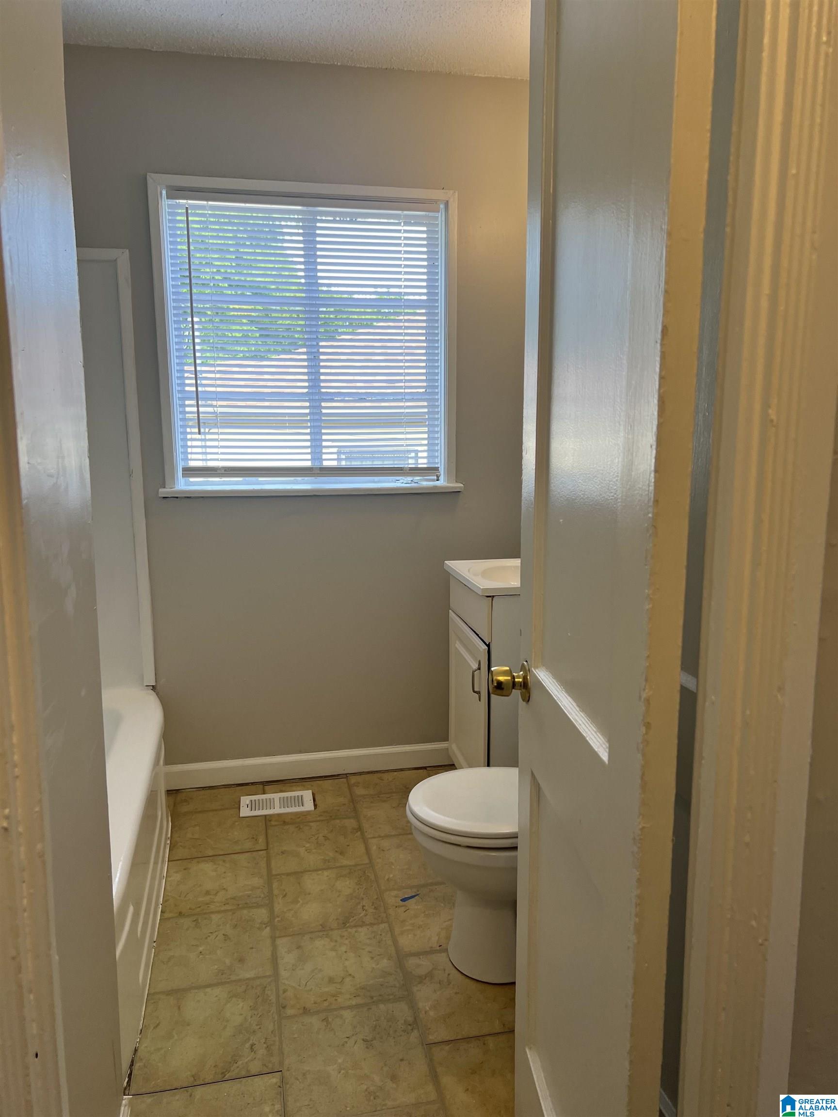 804 48th Place Fairfield, AL 35064 - Photo 13 of 17