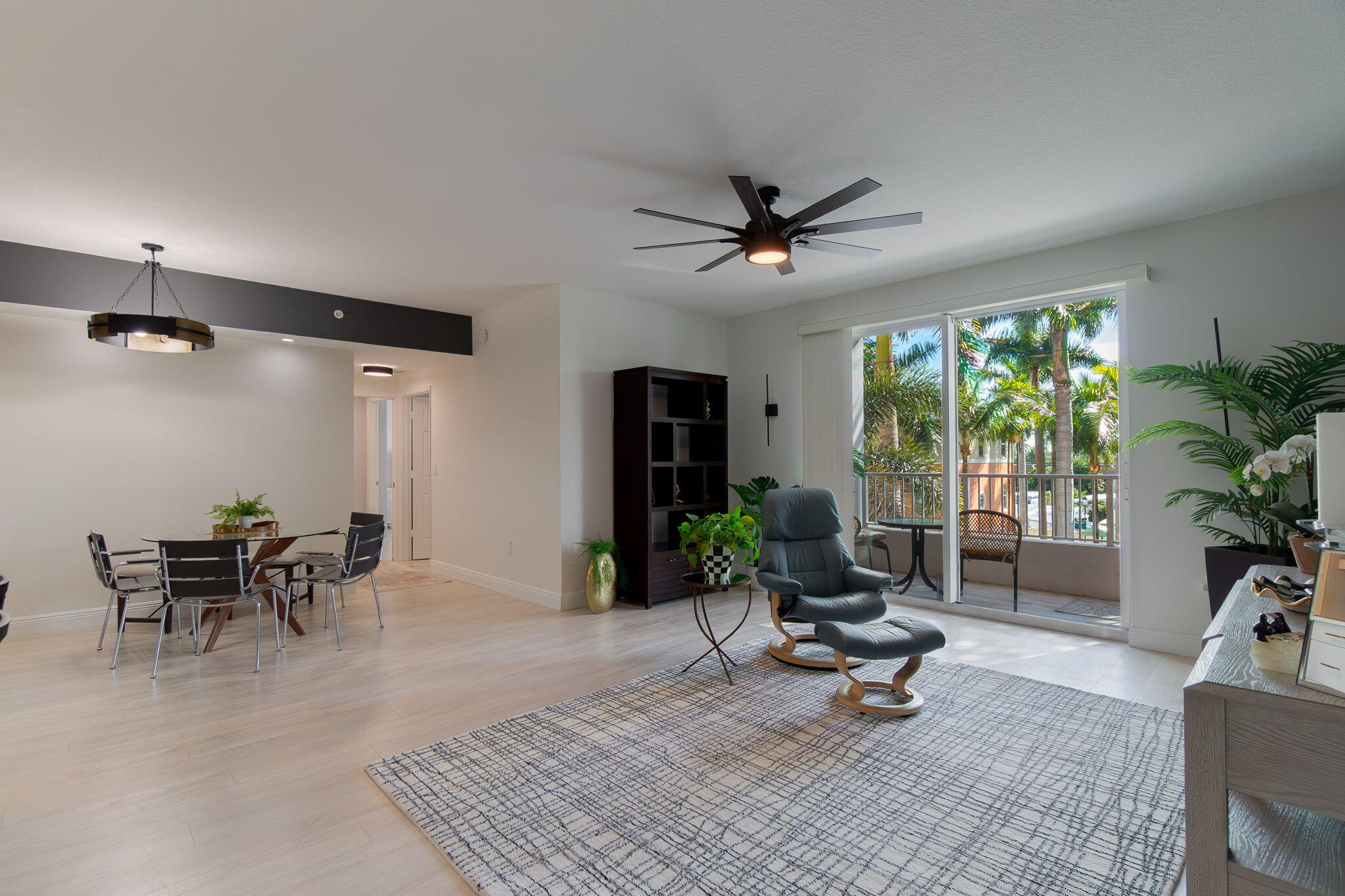 804 East Windward Way, Unit 307 Lantana, FL 33462 - Photo 7 of 43 Living-Dining Area