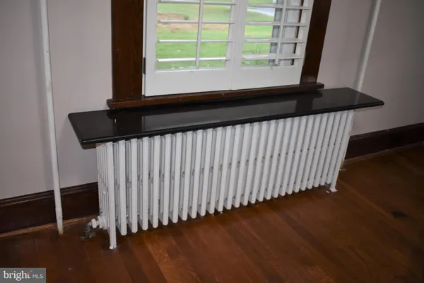 a car parked in front of a building