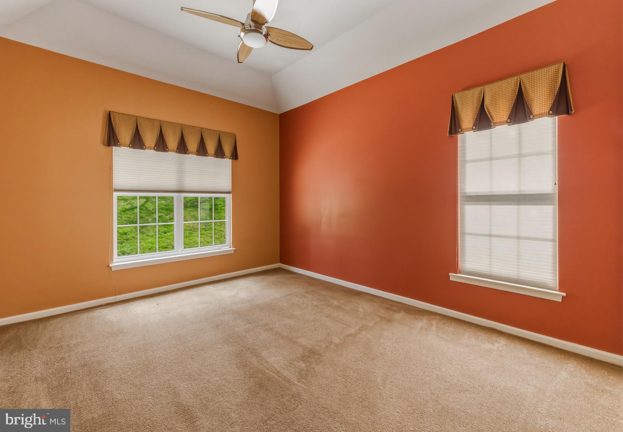 106 York Road West Deptford, NJ 08086 - Photo 22 of 31 an empty room with windows