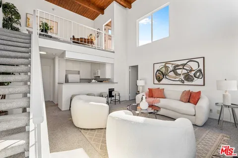 $1,399,000 | 16 Quarterdeck Street, Unit 301, Marina del Rey, CA 90292