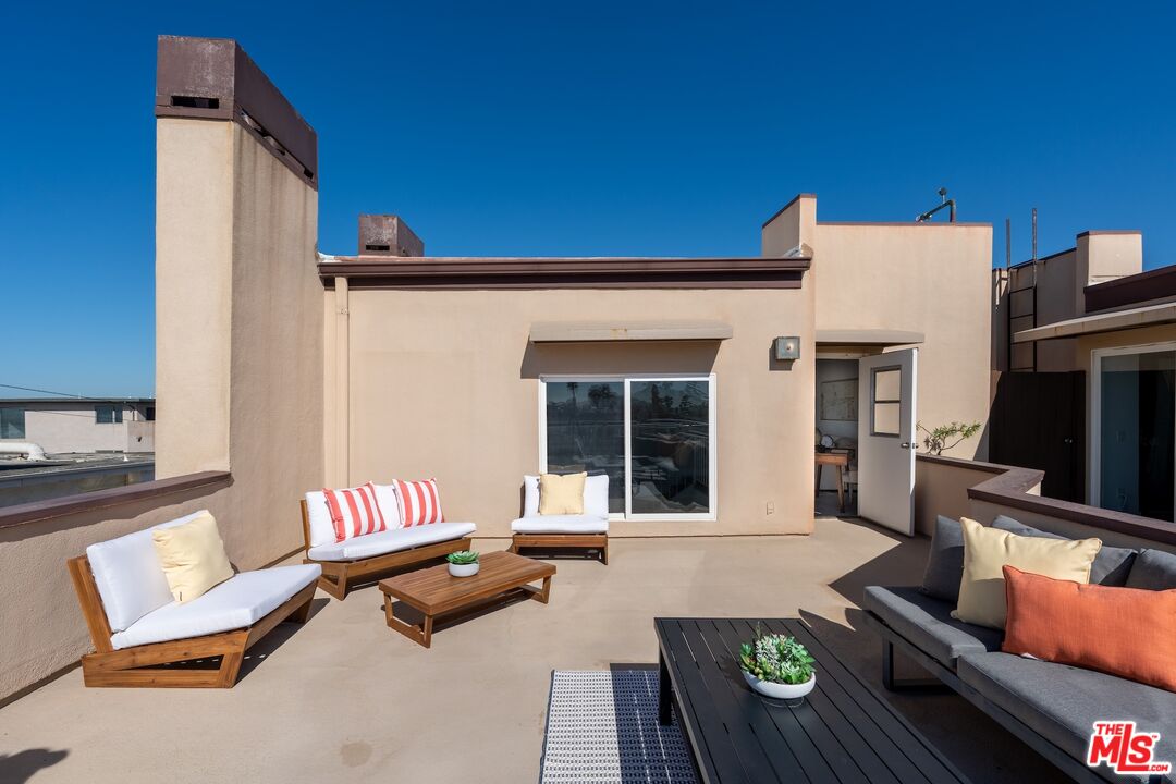 16 Quarterdeck Street, Unit 301 Marina del Rey, CA 90292 - Photo 12 of 32