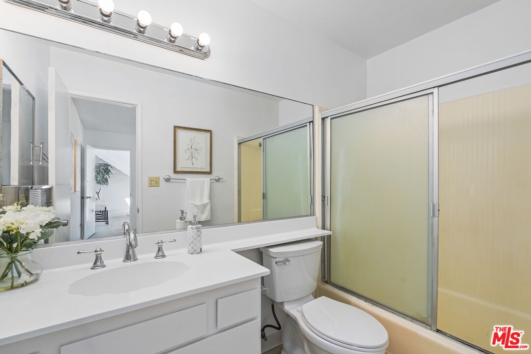 16 Quarterdeck Street, Unit 301 Marina del Rey, CA 90292 - Photo 23 of 32