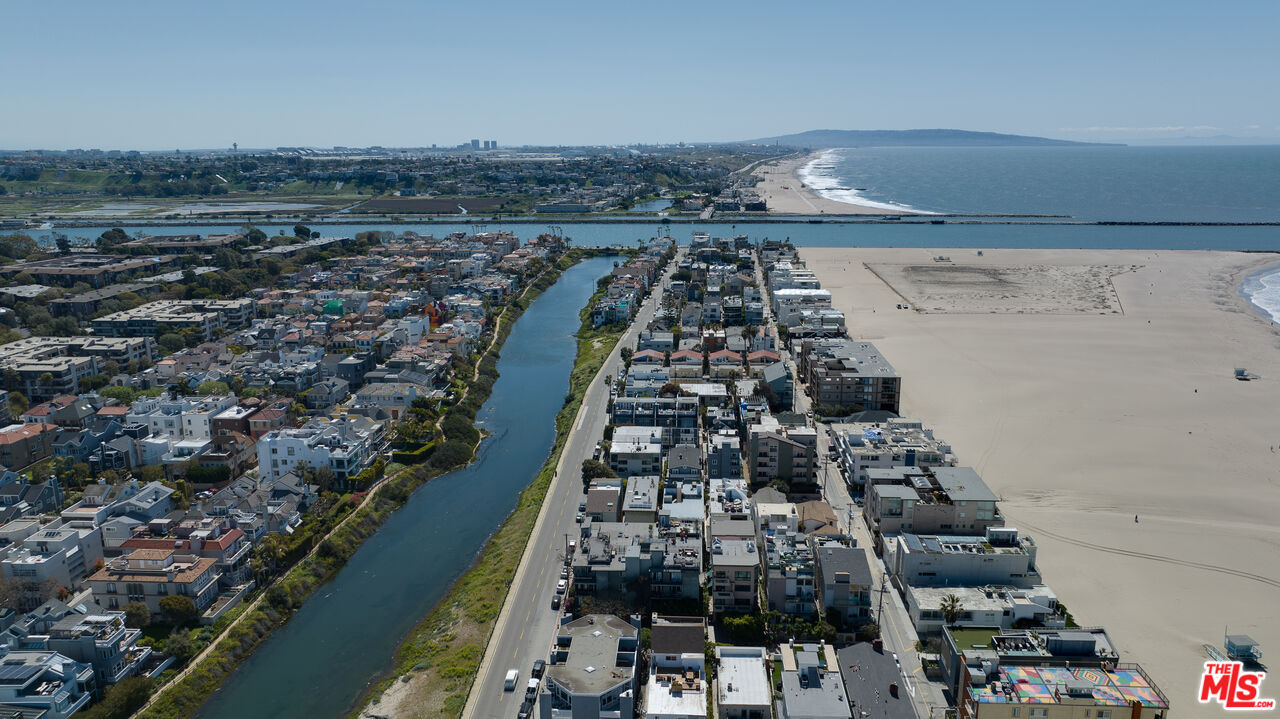 16 Quarterdeck Street, Unit 301 Marina del Rey, CA 90292 - Photo 30 of 32