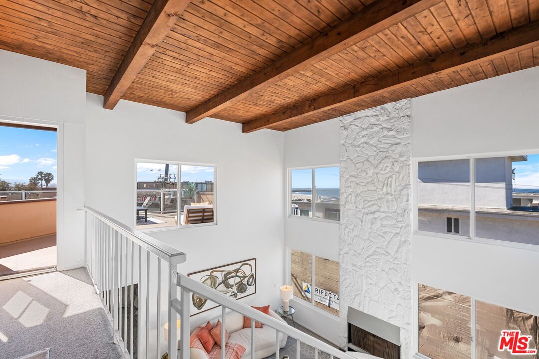 16 Quarterdeck Street, Unit 301 Marina del Rey, CA 90292 - Photo 9 of 32