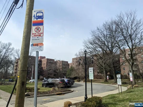 $1,750 | 2329 Hudson Terrace, Unit C12, Fort Lee, NJ 07024