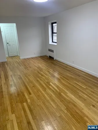 $1,750 | 2329 Hudson Terrace, Unit C12, Fort Lee, NJ 07024