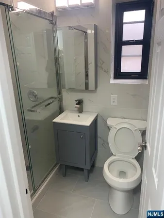 $1,750 | 2329 Hudson Terrace, Unit C12, Fort Lee, NJ 07024