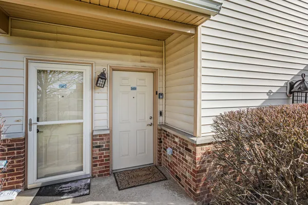 $189,900 | 3604 Thornhill Drive, Unit 3604, Champaign, IL 61822