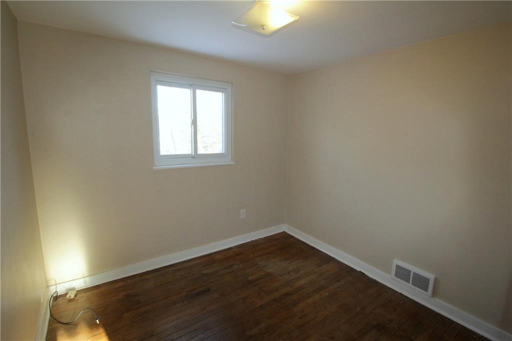 162 Castle Road Pittsburgh, PA 15234 - Photo 10 of 18 Third bedroom.