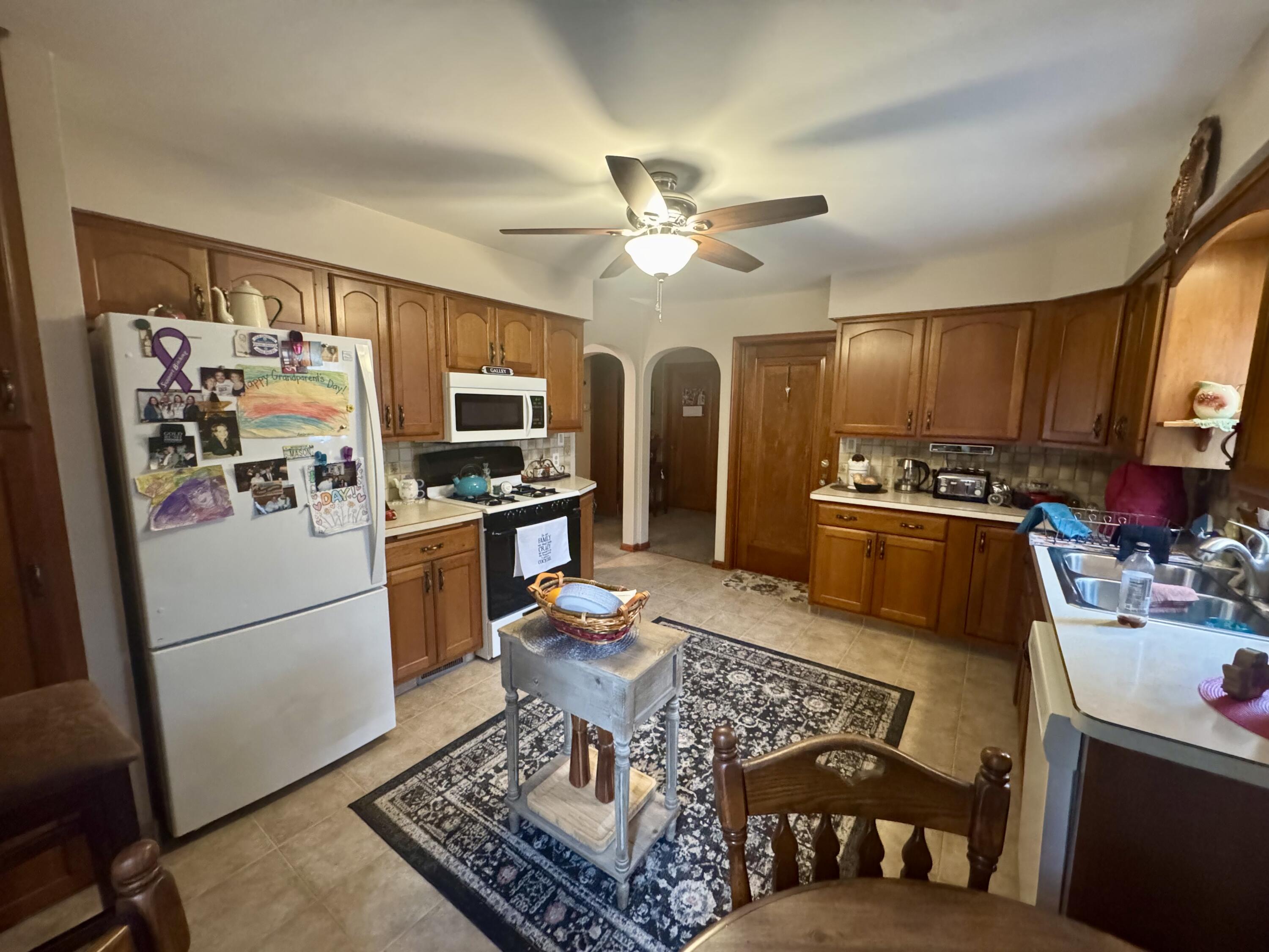 4012 Taft Road Kenosha, WI 53142 - Photo 8 of 34 Lower Kitchen