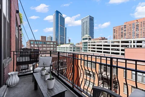 $575,000 | 333 West Hubbard Street, Unit 605, Chicago, IL 60654
