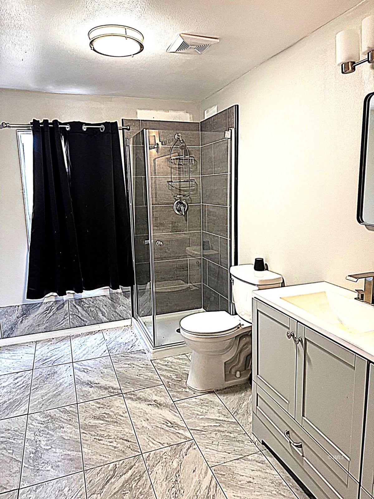 464 Bartell Road, Unit 1 Big Pine, CA 93513 - Photo 6 of 10 Primary Bathroom