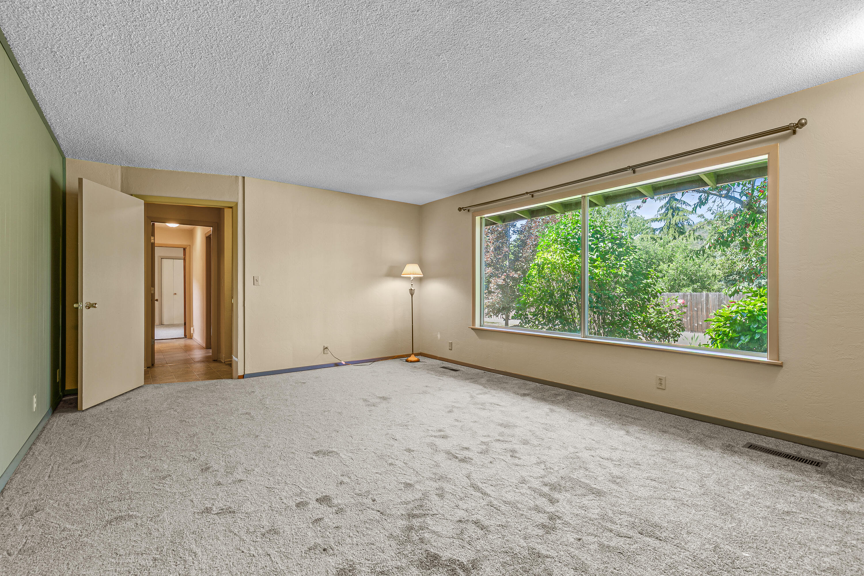 2615 Glory C Road Medford, OR 97501 - Photo 18 of 57 9R9A3999