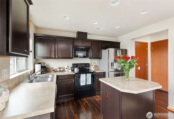 $3,350 | 1718 72nd Avenue Southeast, Lake Stevens, WA 98258