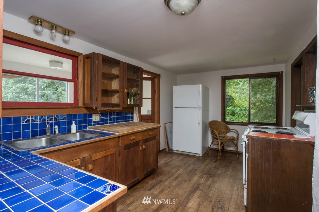 9200 Southwest Bank Road Vashon, WA 98070 - Photo 10 of 20